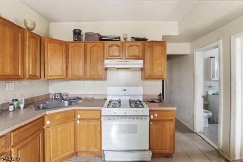 550 Norwood Street East Orange NJ 07018