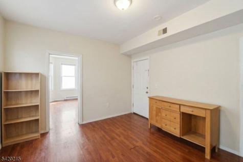 550 Norwood Street East Orange NJ 07018