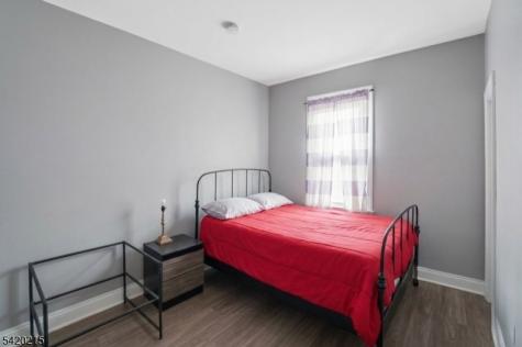 550 Norwood Street East Orange NJ 07018