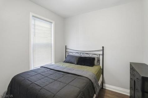 550 Norwood Street East Orange NJ 07018