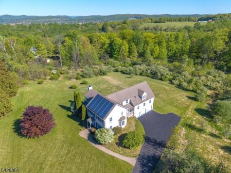 37 Woodland Heights Circle Lebanon NJ 08826