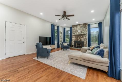 37 Woodland Heights Circle Lebanon NJ 08826