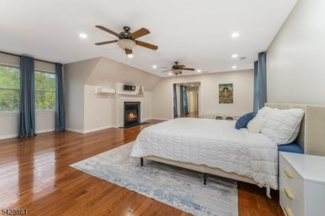 37 Woodland Heights Circle Lebanon NJ 08826