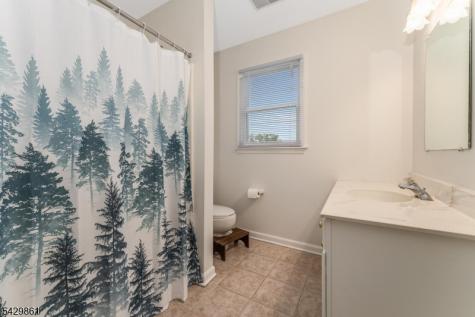 37 Woodland Heights Circle Lebanon NJ 08826