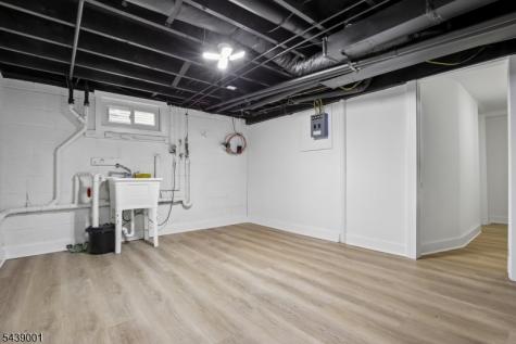 127 Glenwild Avenue Bloomingdale NJ 07403