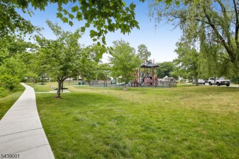 127 Glenwild Avenue Bloomingdale NJ 07403