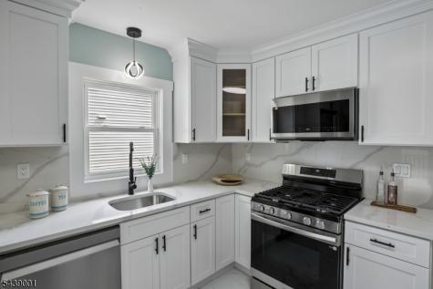 127 Glenwild Avenue Bloomingdale NJ 07403
