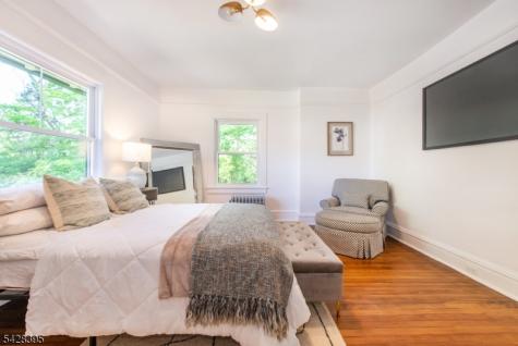 245 Midland Avenue East Orange NJ 07017