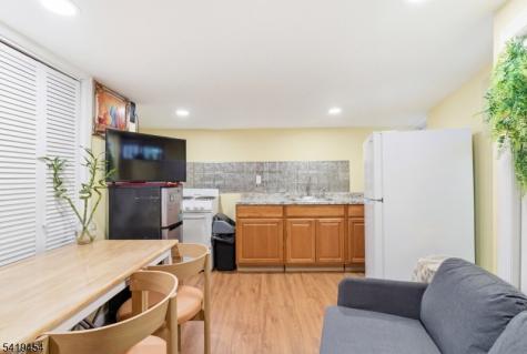 61 Cutler Street Newark NJ 07104