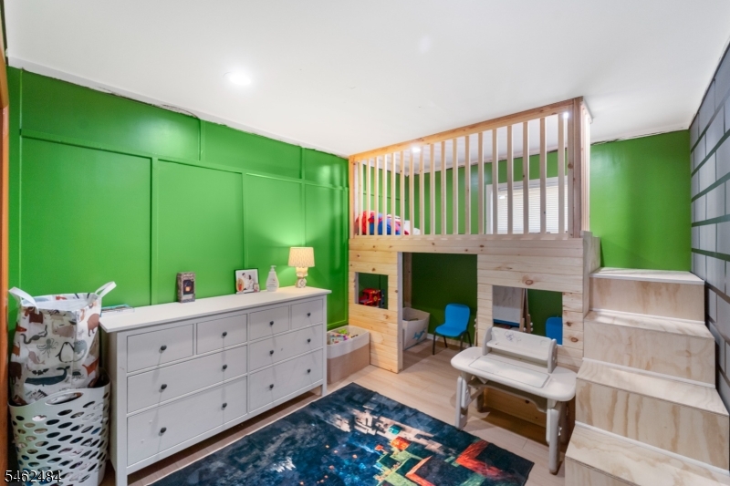 5 Sumutka Court Carteret NJ 07008