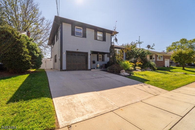 5 Sumutka Court Carteret NJ 07008