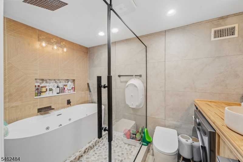 5 Sumutka Court Carteret NJ 07008