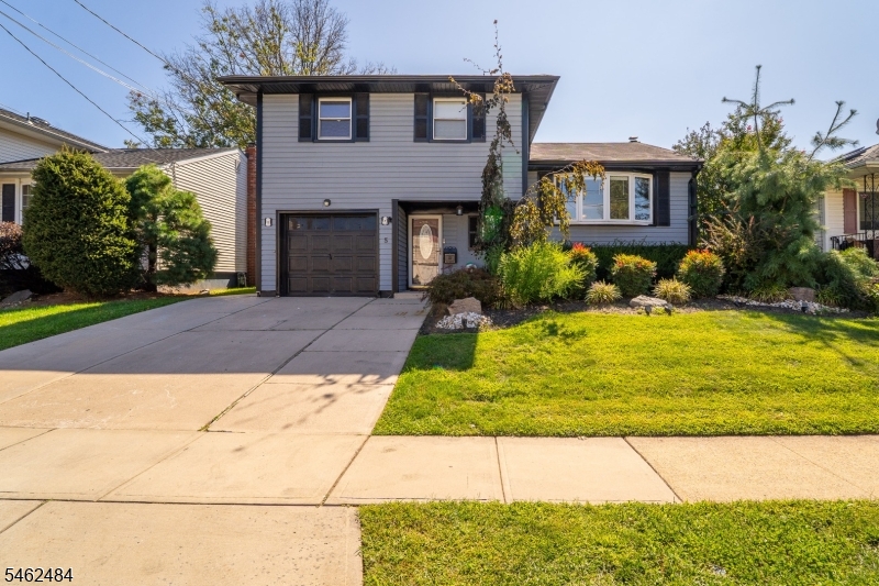 5 Sumutka Court Carteret NJ 07008
