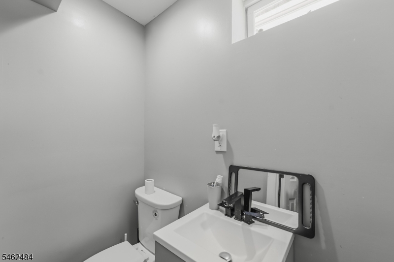 5 Sumutka Court Carteret NJ 07008