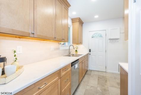 110 Woodlawn Avenue Clifton NJ 07013