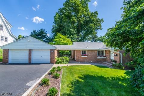 110 Woodlawn Avenue Clifton NJ 07013