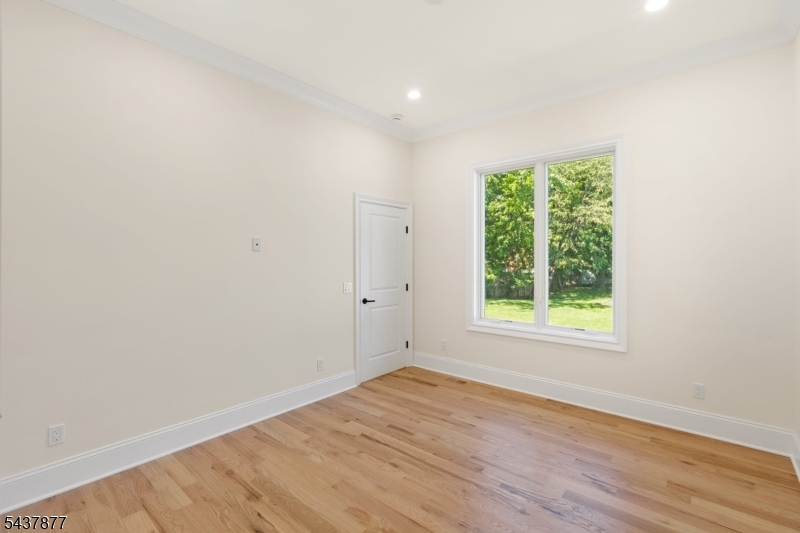 13 Harding Place Livingston NJ 07039