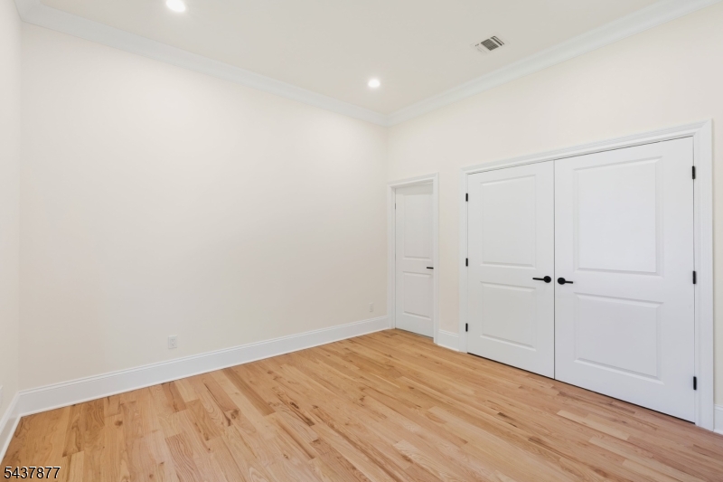 13 Harding Place Livingston NJ 07039