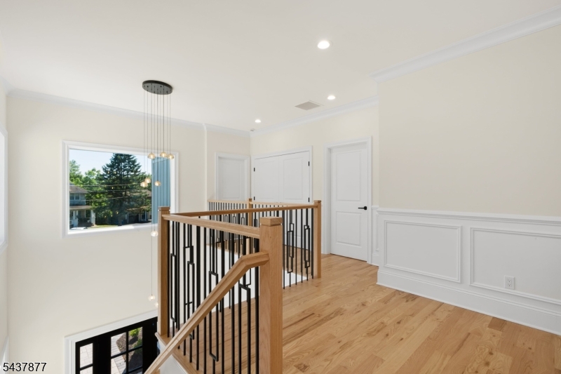 13 Harding Place Livingston NJ 07039