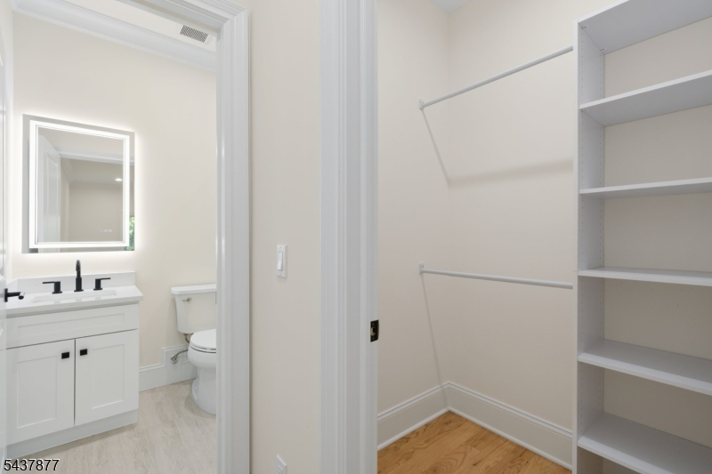 13 Harding Place Livingston NJ 07039