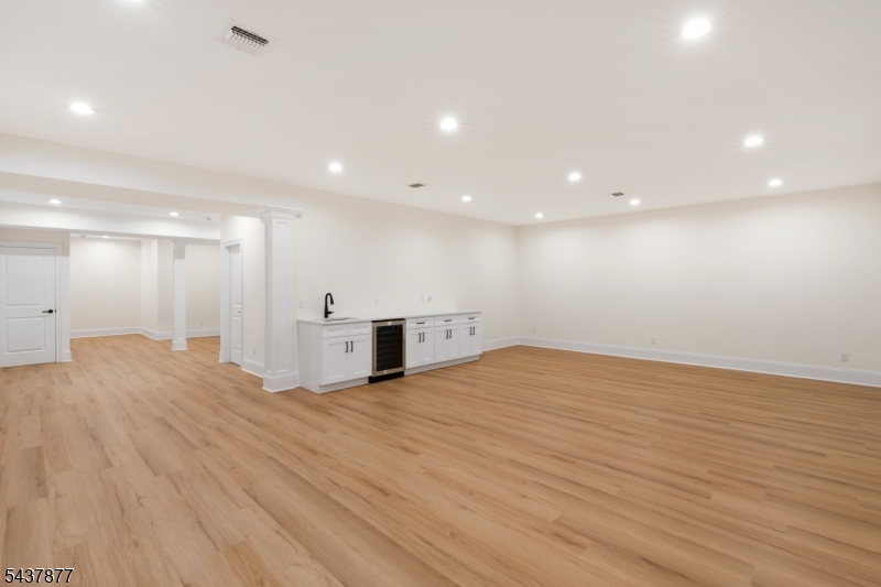 13 Harding Place Livingston NJ 07039