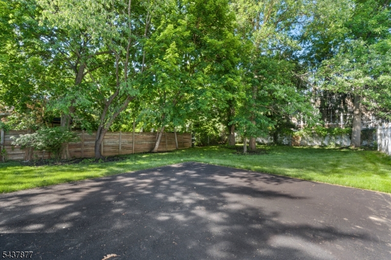 13 Harding Place Livingston NJ 07039