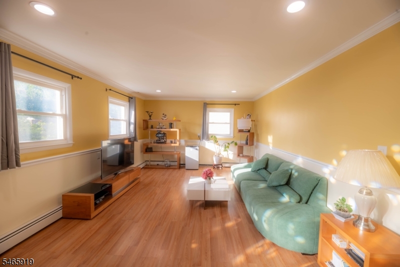 4 Charles Court Edison NJ 08820