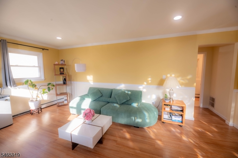 4 Charles Court Edison NJ 08820