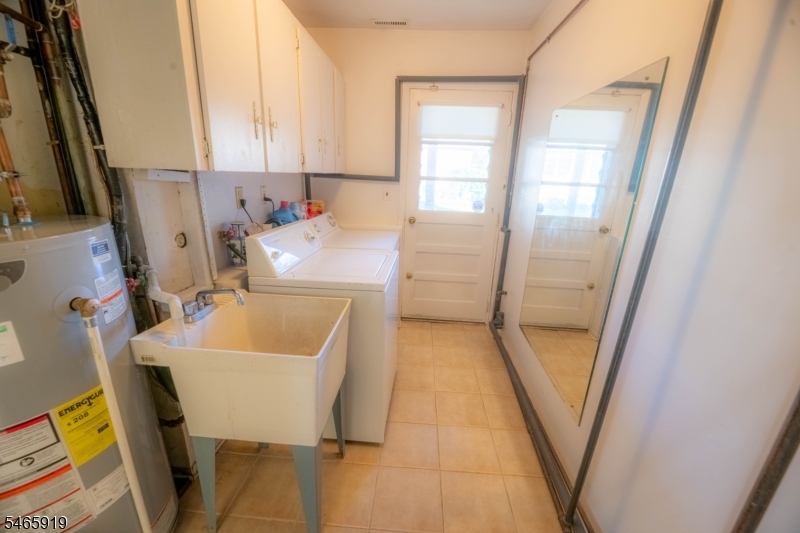 4 Charles Court Edison NJ 08820