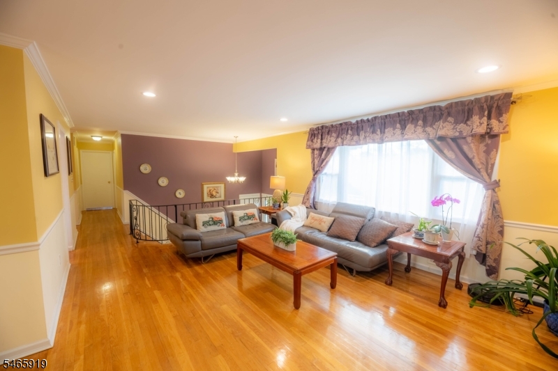 4 Charles Court Edison NJ 08820
