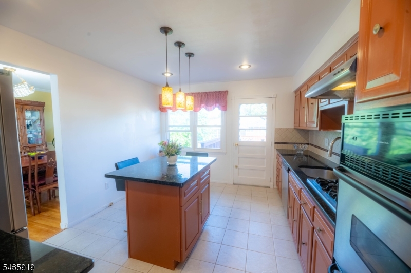 4 Charles Court Edison NJ 08820