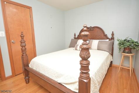 2463 Dorchester Road Union NJ 07083