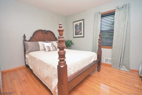 2463 Dorchester Road Union NJ 07083