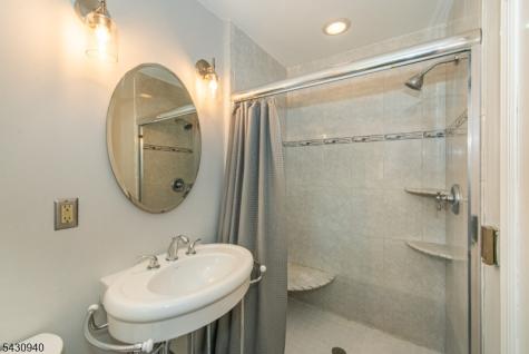 136 South Road Randolph NJ 07945