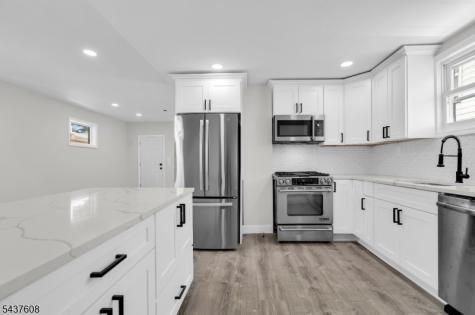 956 Adams Avenue Elizabeth NJ 07201