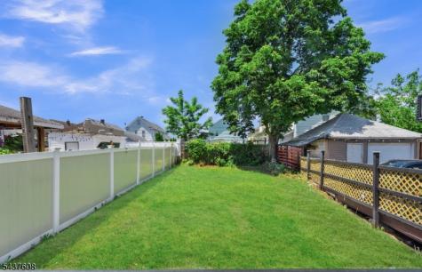 956 Adams Avenue Elizabeth NJ 07201
