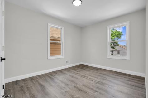 956 Adams Avenue Elizabeth NJ 07201