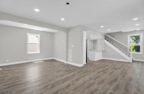 956 Adams Avenue Elizabeth NJ 07201