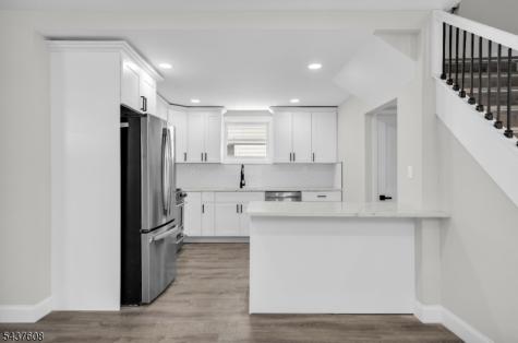 956 Adams Avenue Elizabeth NJ 07201