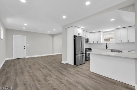 956 Adams Avenue Elizabeth NJ 07201
