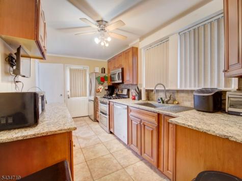 409 3RD Avenue West Newark NJ 07107