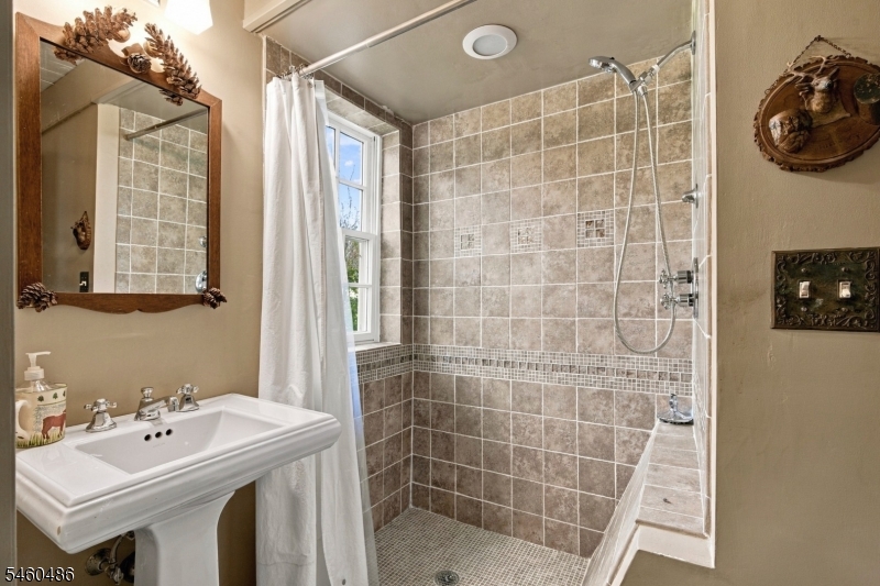 64 Bloomsbury Road Franklin NJ 08802