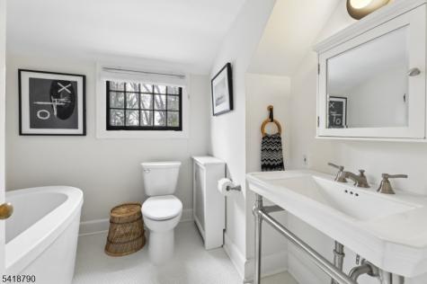29 Gordon Road Essex Fells NJ 07021