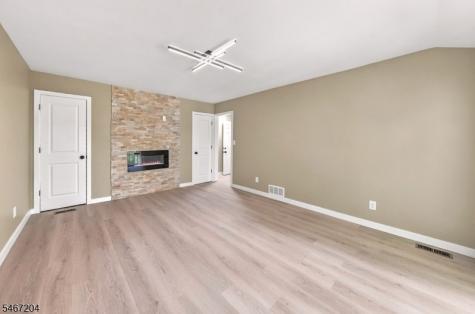22 Forest Lane Ewing NJ 08628