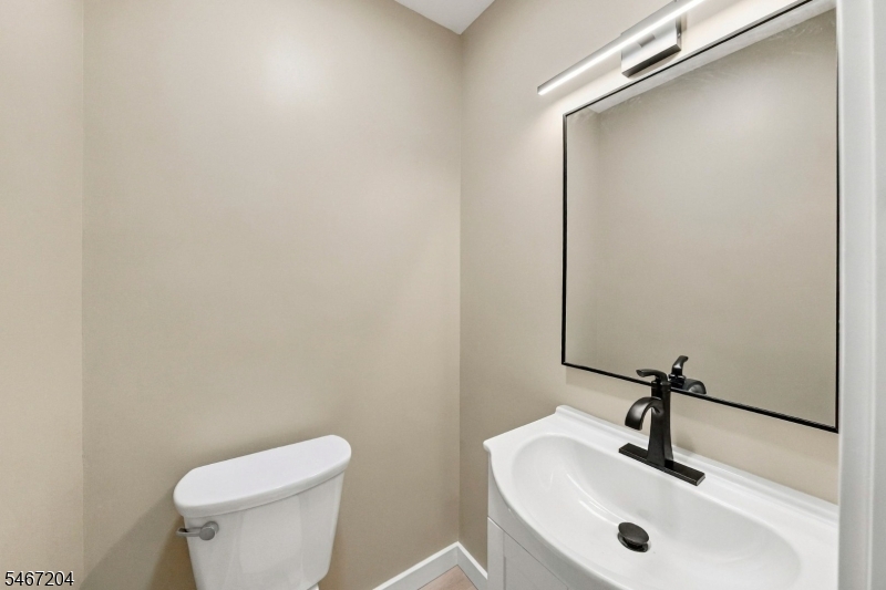 22 Forest Lane Ewing NJ 08628