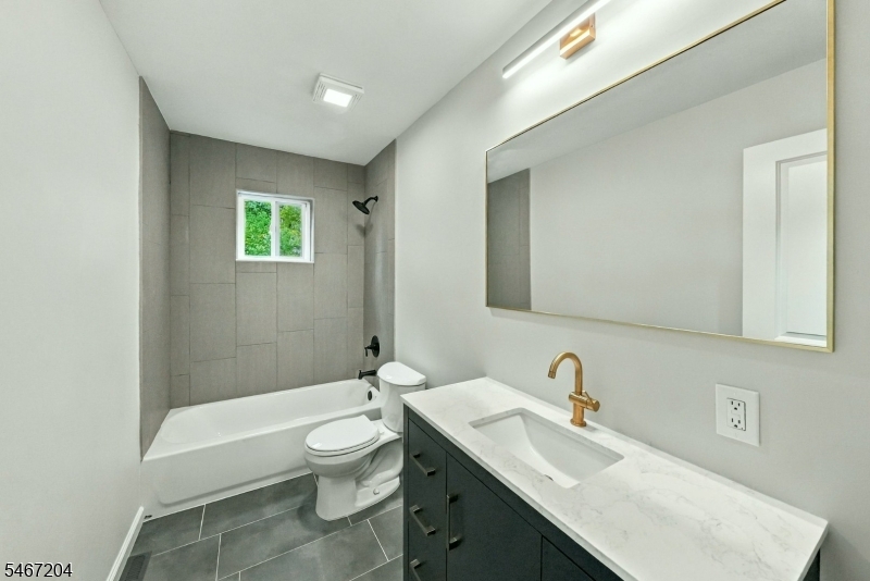 22 Forest Lane Ewing NJ 08628