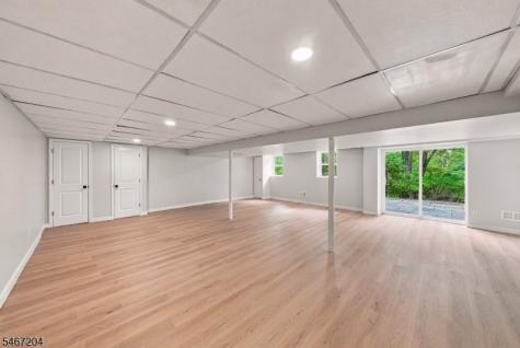 22 Forest Lane Ewing NJ 08628