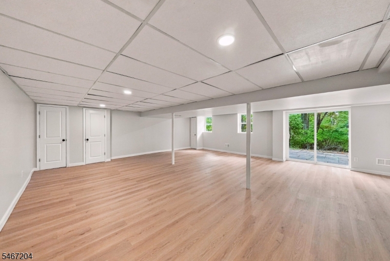 22 Forest Lane Ewing NJ 08628