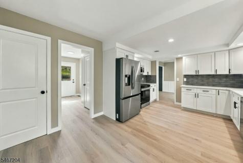 22 Forest Lane Ewing NJ 08628