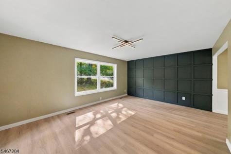 22 Forest Lane Ewing NJ 08628